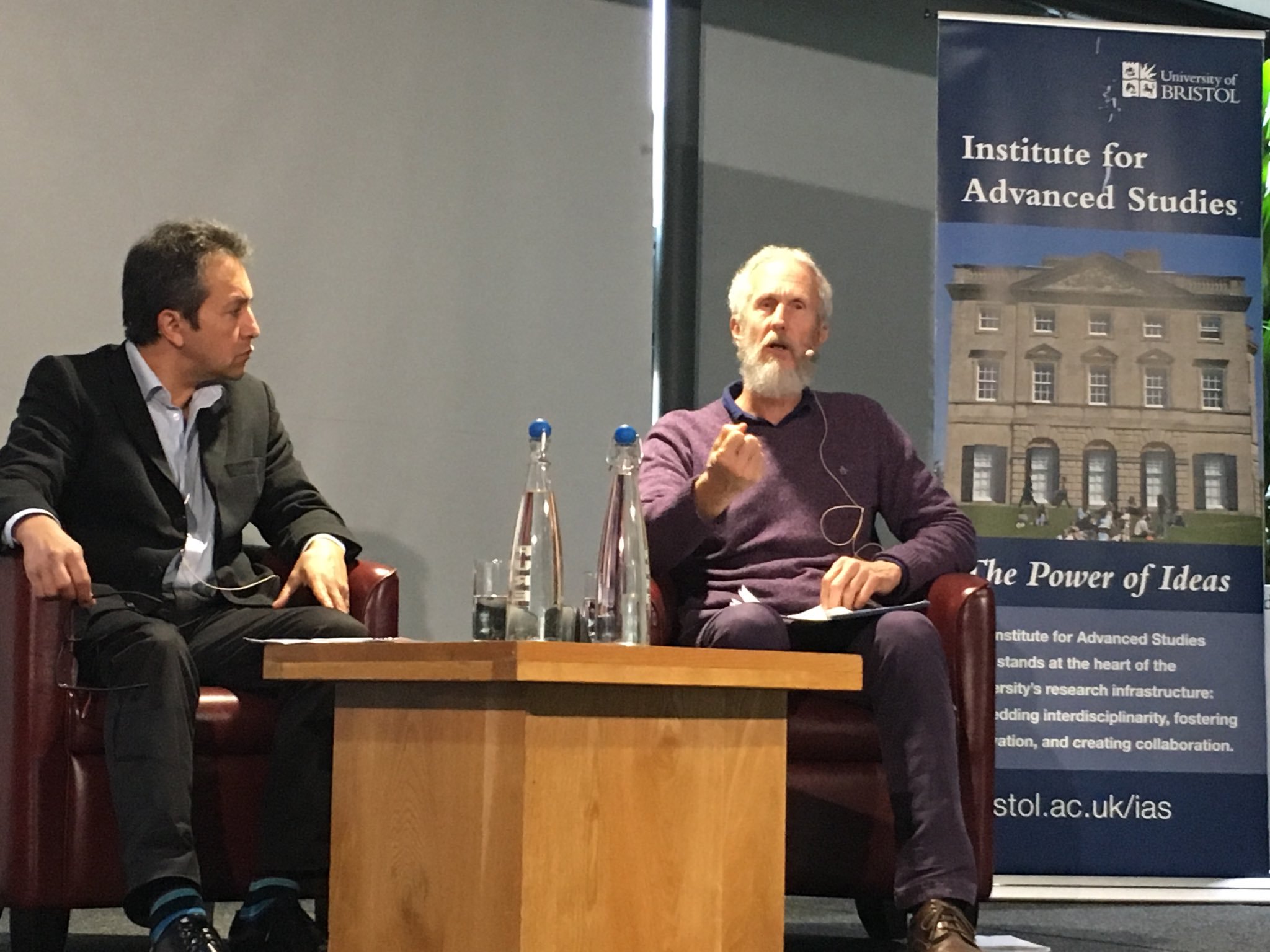Doyne Farmer, Physicist, Oxford Martin School, “economics is hard - atoms don’t think!” #economicsfest @UoBris_IAS @FestivalofIdeas https://t.co/mKQZM2iQhb